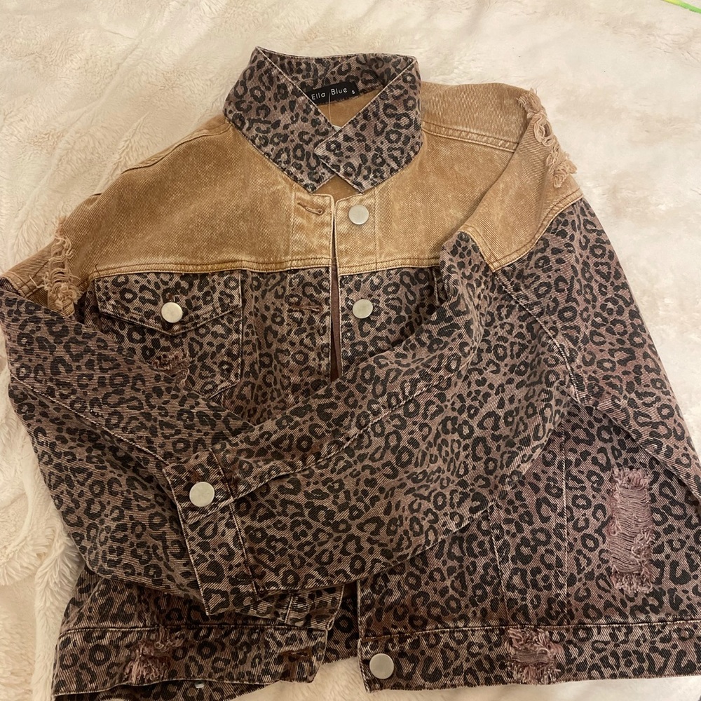 Very cute and nice jean jacket